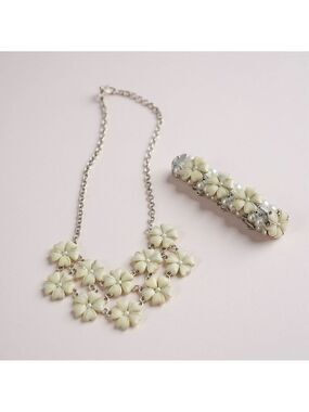 Vintage Inspired Flower & Pearl Bib Necklace & Bracelet Set